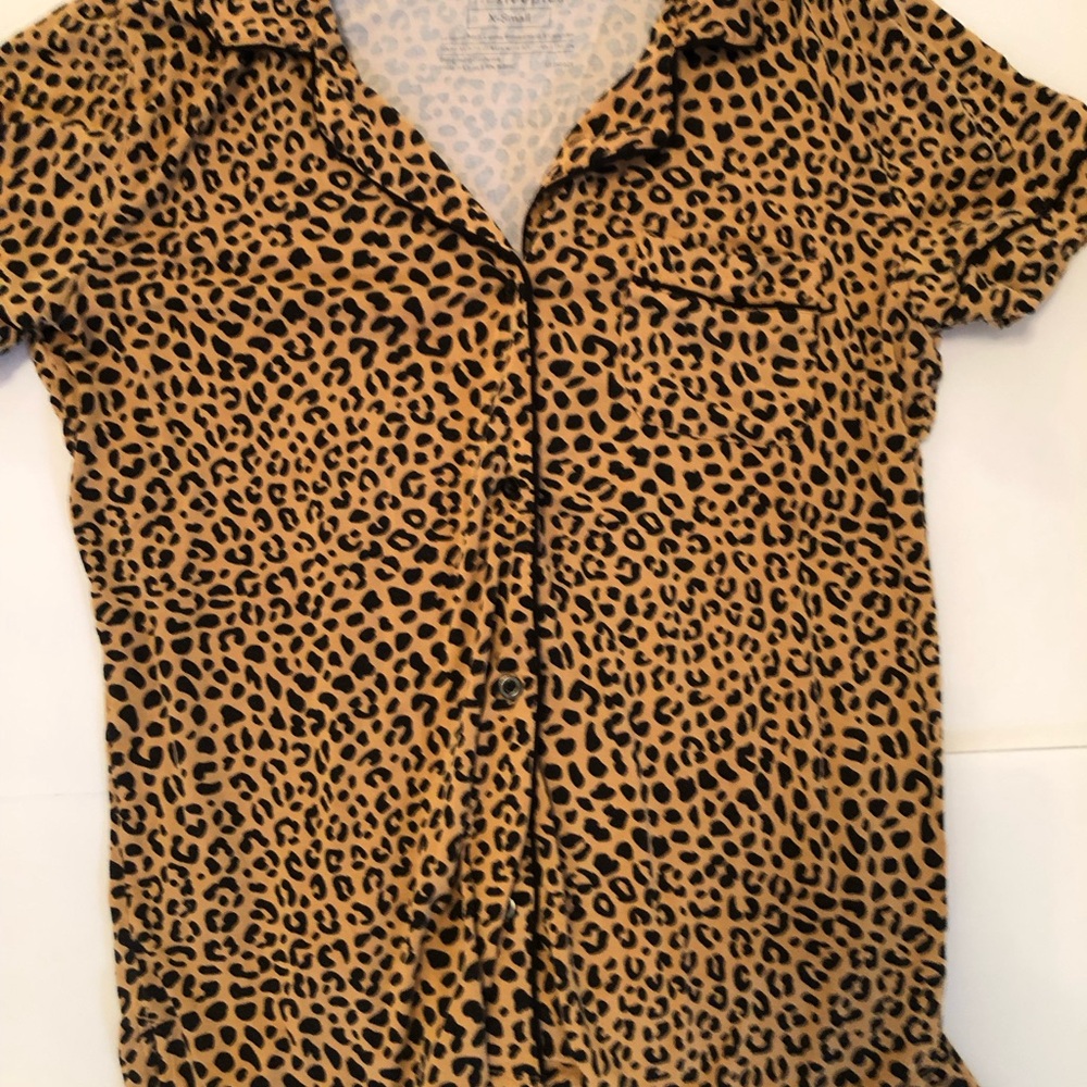 Little Sleepies Leopard Print Pajamas set short sleeve and shorts size XS - Picture 3 of 7
